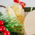 UPOMINEK ŚWIĄTECZNY Z WINEM ES145 ANIELSKIE SPOTKANIE (6).jpg