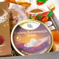 detal-3-BJ72 Świąteczny czas.jpg landryny cukierki w puszce kosze świąteczne dla firm