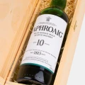 Prezent dla kontrahenta ze szkocką whisky Laphroaig Islay BJ120 Nadzieja  drewniana skrzynka whisky dla wytrawnych smakoszy