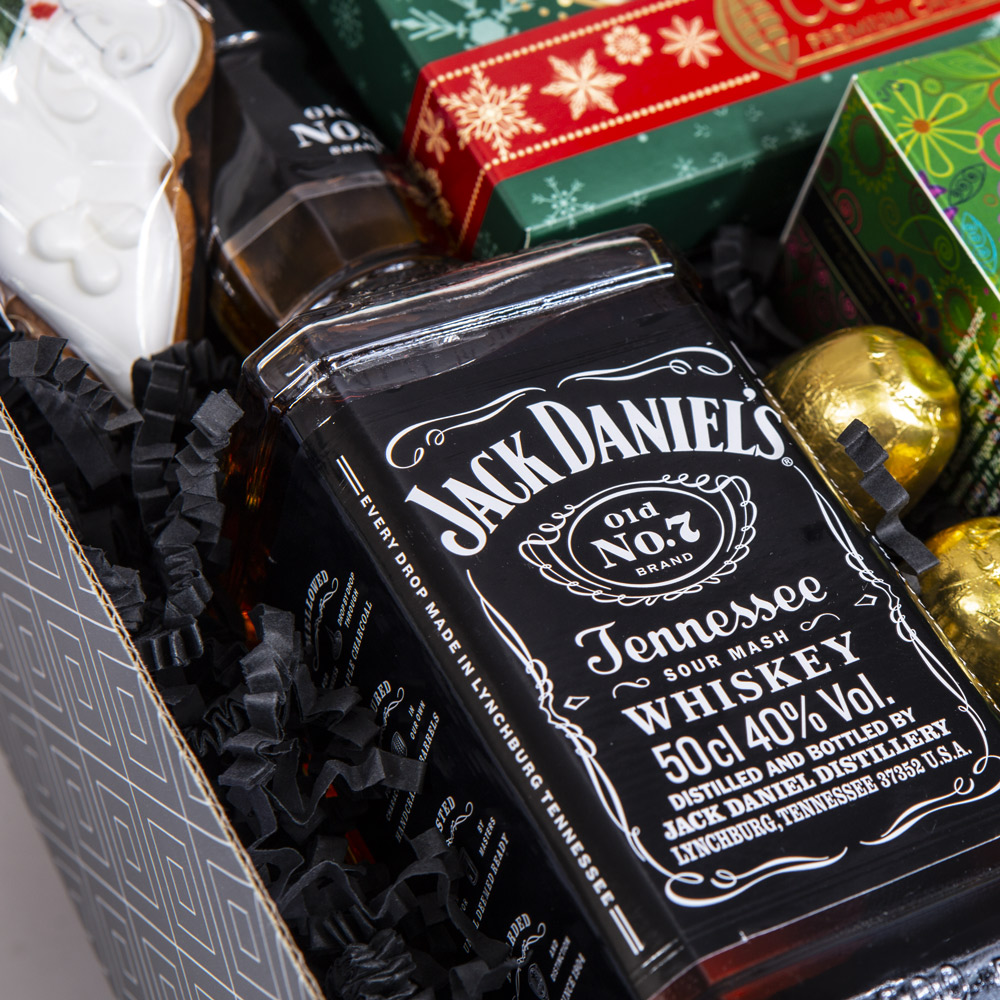 Kosz upominkowy z whisky ES77 Czekolady smak